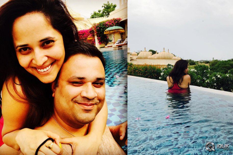 Anchor-Anasuya-Holiday-Pics-at-Udaipur